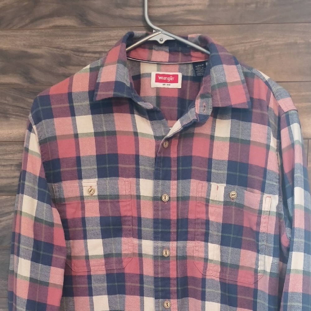 Wrangler Men's Pink & Navy Plaid Stretch Flannel Shirt - Size Small